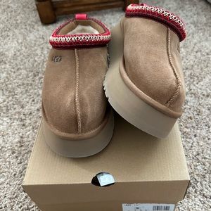 Ugh Tazz Slippers